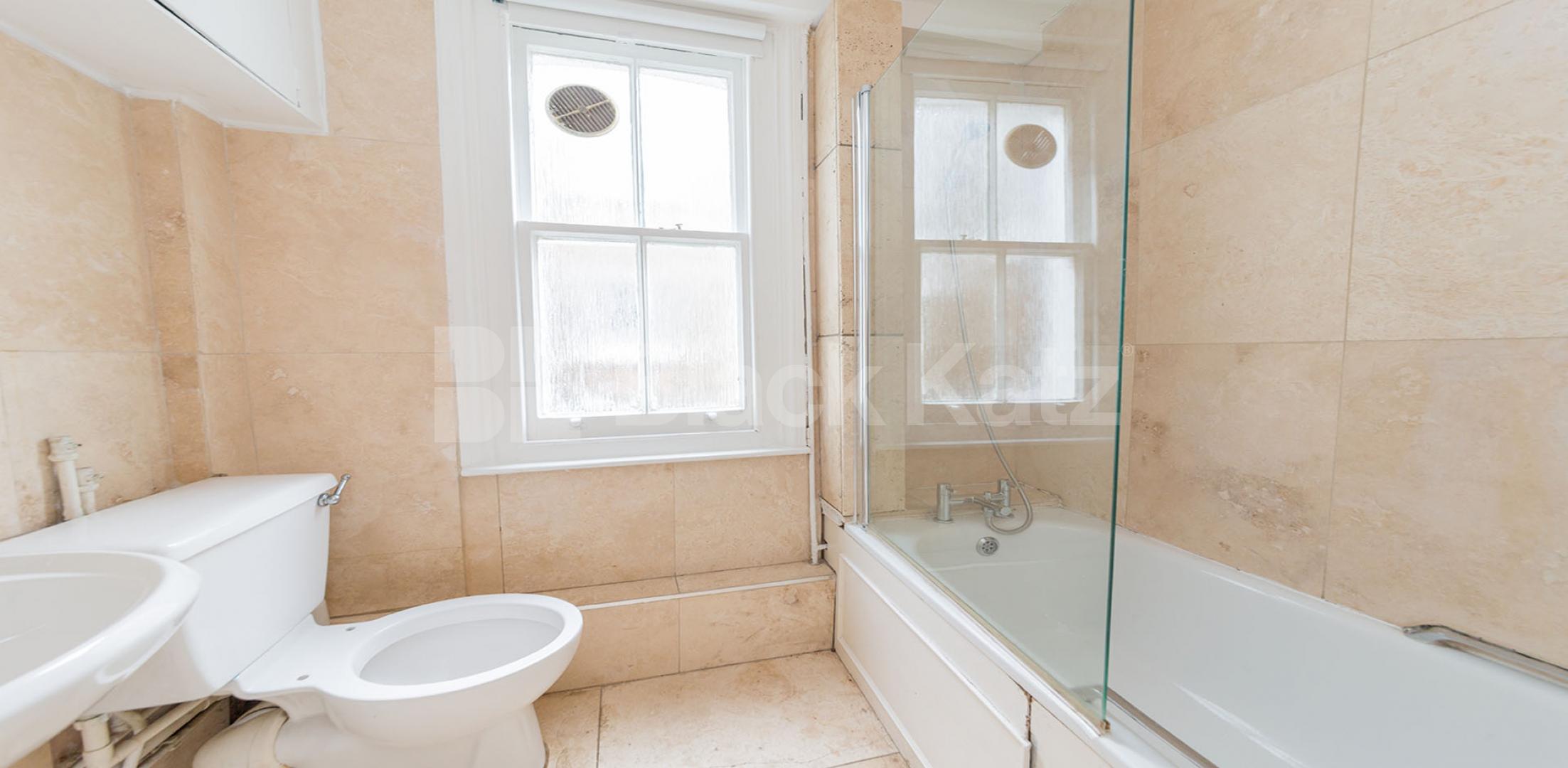 			4 Bedroom, 1 bath, 1 reception Flat			 Brewster Gardens, NORTH KENSINGTON